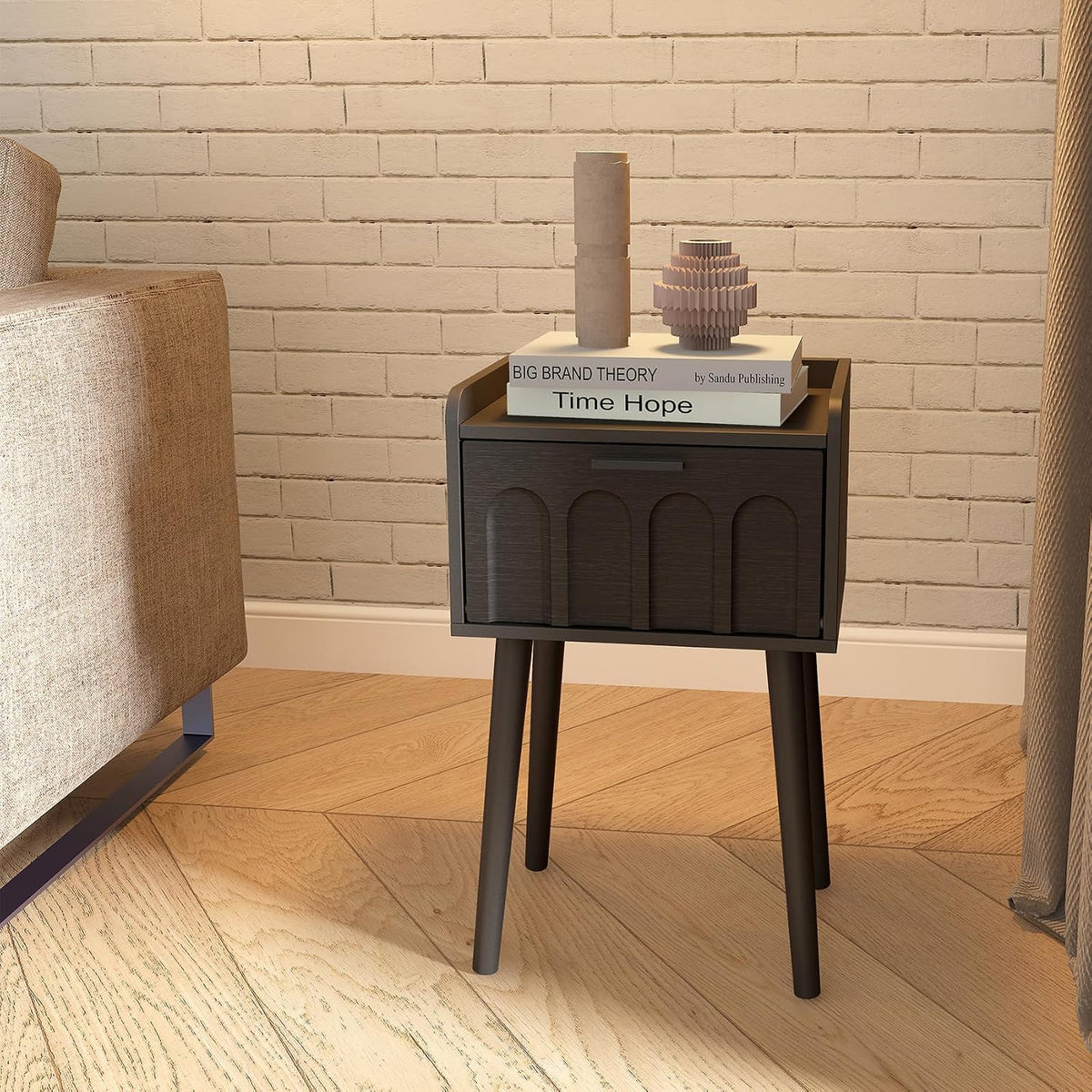 Nightstand Set of 2, Mid- Century Small Side End Table with Arced Door, Bedside Tables with Solid Wood Legs for Bedroom, Living Room (Black)